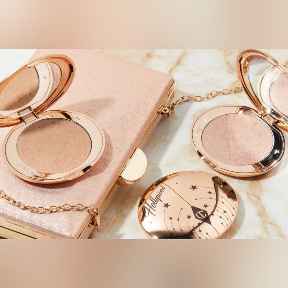 Charlotte Tilbury Gold and Brown Highlighter Radiant Glow - Picture 3 of 4
